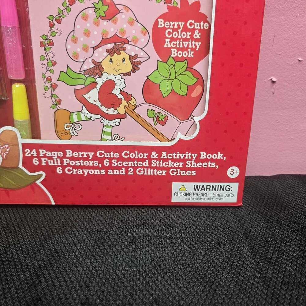 Strawberry Shortcake Color Activity Set - Picture 2 of 3